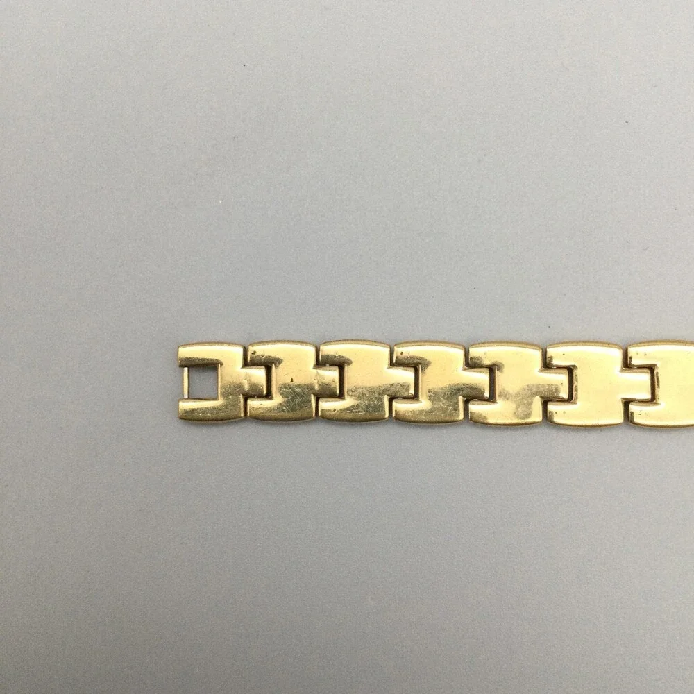 Berenger Womens Watch 16mm Gold Plated Bracelet Cream Dial New Battery 7.75